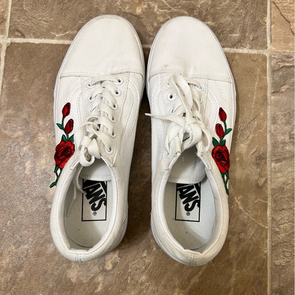 Customized Classic Vans 🌹 - Picture 3 of 4
